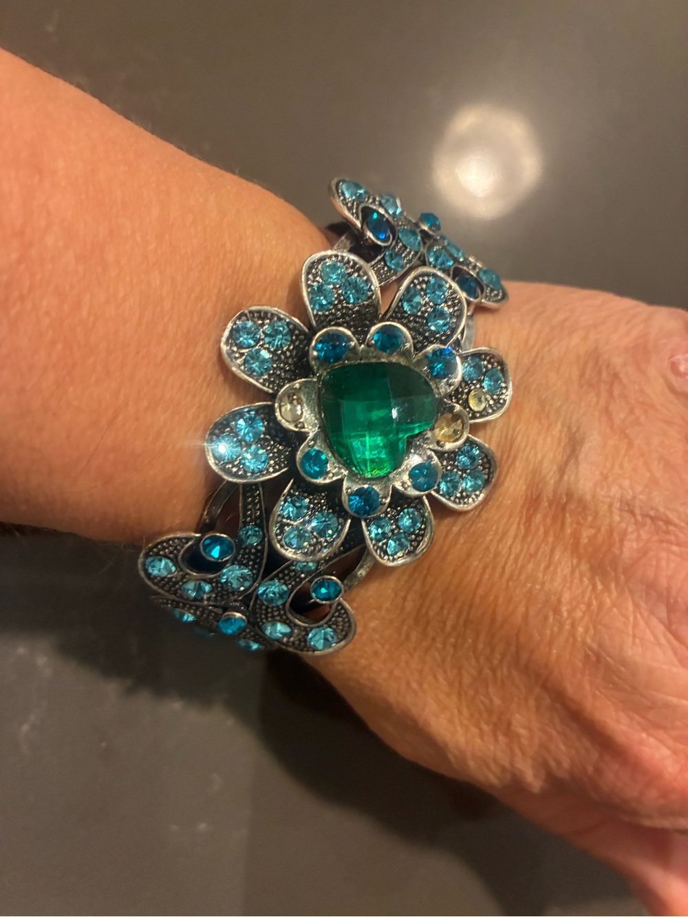 Vintage Floral Heart Center Turquoise & Emerald Bracelet